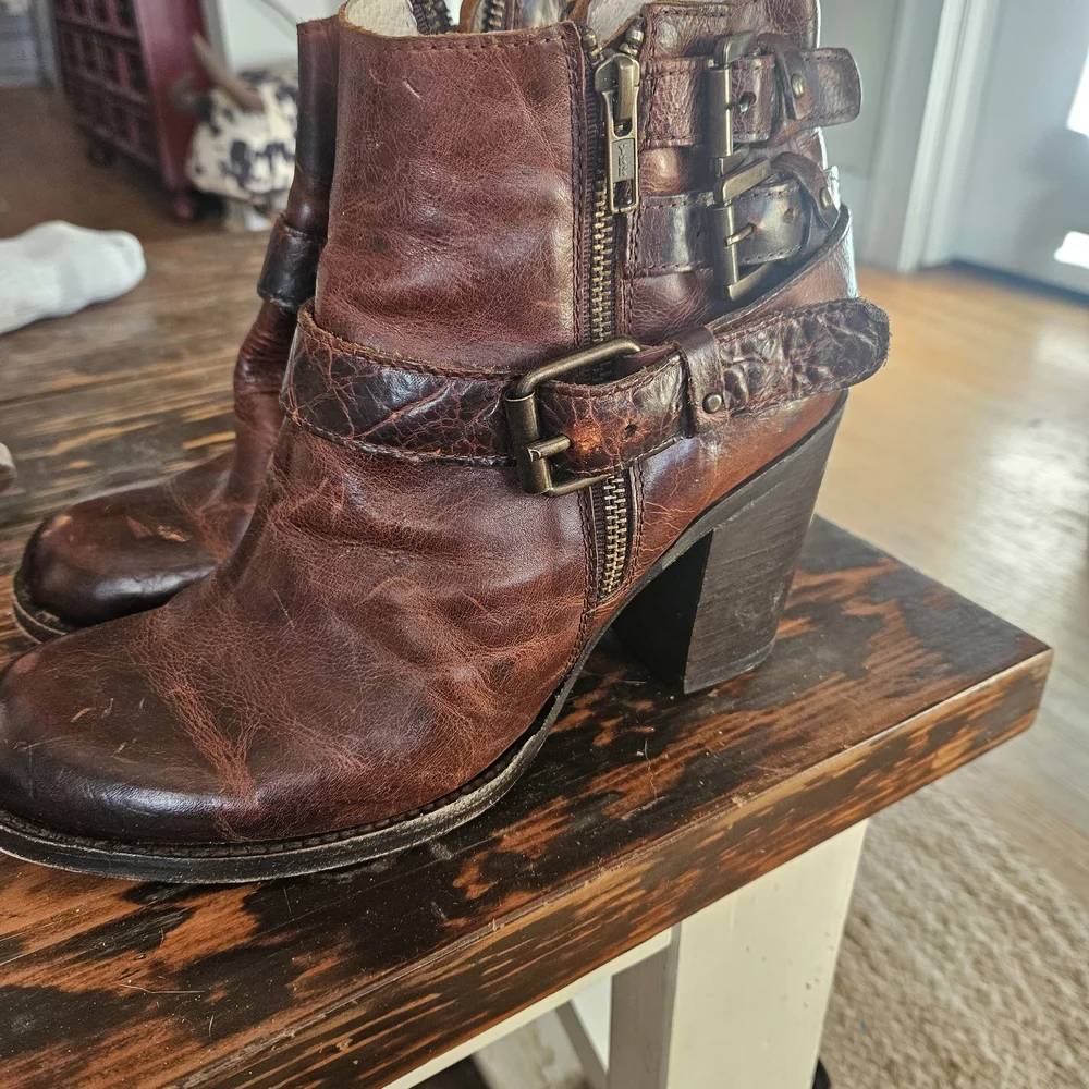 Freebird by Steven Distressed Brown Ankle BOLO Boots - Picture 2 of 7